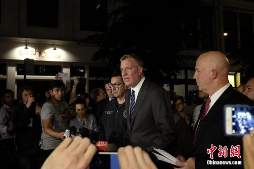 On September 17th, local time, the police were on alert in Chelsea block, Manhattan, new york.