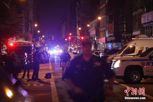 On September 17th, local time, the police were on alert in Chelsea block, Manhattan, new york.